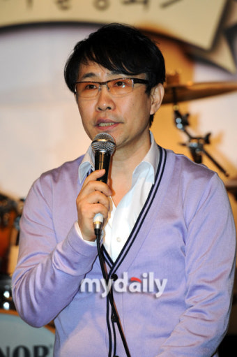[MD포토]'부채도사' 장두석, 라디오 DJ로 변신