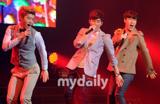 [MD포토] 우영-준호-산이 섹시 웨이브