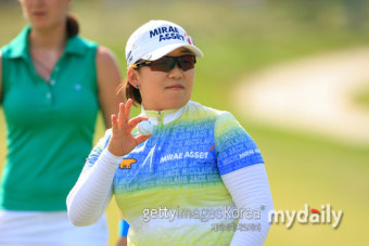 이일희, LPGA 숍라이트 클래식 첫날 깜짝 선두 차지하여 우승 도전 시작