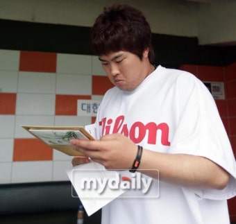 한화 김승연 회장, 선수단에 격려…전보에 보약까지