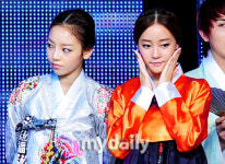 [MD포토] 구하라·고우리 막상막하 한복 자태