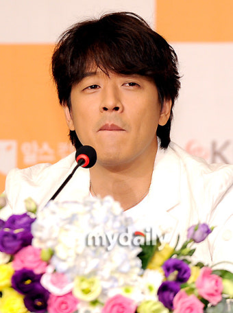 [MD포토] 류시원 '벌써 40번째 생일이네요'