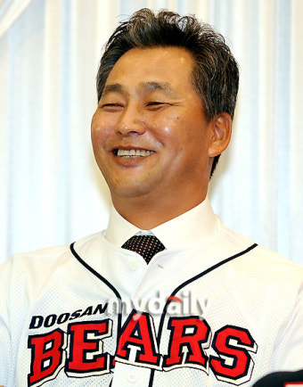 두산 김진욱 신임감독, 