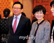 [MD포토] 김기병·신정희 내외, K.W.W.O 정기연주회 빛내