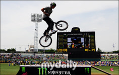 [MD포토] 화려한 BMX 공연