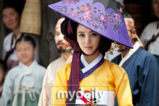 닥터진 이소연, 미스터리한 기생 변신 매혹적 눈빛