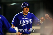 '선발전원안타' 삼성, LG에 9-4 역전승…4연승 행진