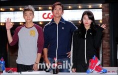 [MD포토] 우영-택연-수지, 팬 여러분 반가워요~