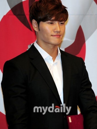 '능력자' 김종국, 매니저 결혼 비용부담…승용차 선물·축가까지