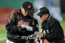 [MD포토] 주형광 코치 