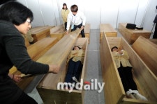 [MD포토] 웰다잉페어 새생명체험