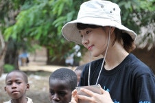 케냐로 간 한지혜, 팀앤팀 홍보대사 위촉…내가 받은 사랑 나눌 것