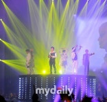 [MD포토] 신화 15주년 콘서트, 너무 행복해요