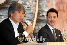 [MD포토] 김남길 '박찬홍 감독님이 사위 삼고 싶다고?'