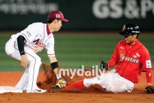 [MD포토] 확실한 태그아웃