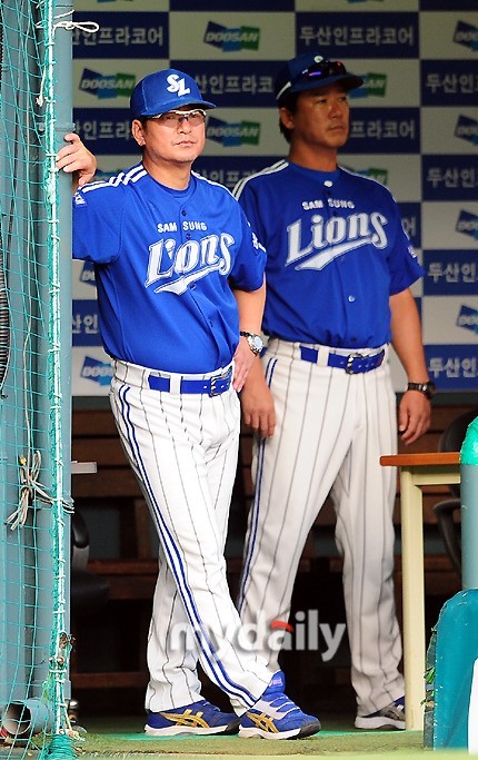 류중일 감독, WBSC 프리미어12 참가 후 귀국…팬들의 기대 속에