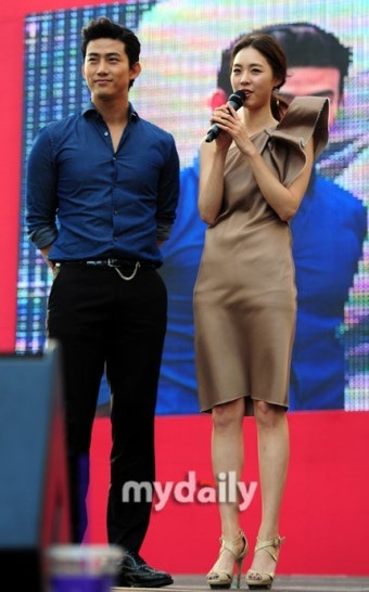 [MD포토] 옥택연-이연희 '우월한 커플'