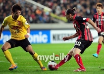 [MD포토] 데얀vs김영권 