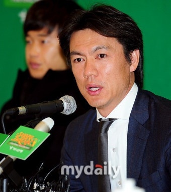 [MD포토] 홍명보 감독 '자선축구로 만나요'