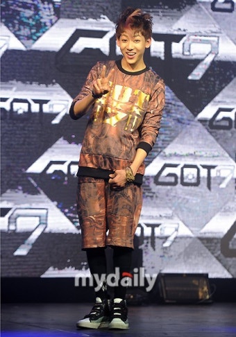 [MD포토] 갓세븐, 뱀뱀 '갓세븐의 귀여움을 맡고 있어요'