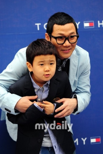 [MD포토] 윤민수-윤후 '저희 부자 진짜 닮았죠?'