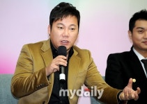 [MD포토] 예비아빠, 김현철 '아기가 엄마를 닮아 다행'