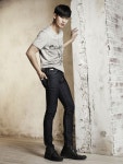 김수현, 바디라인 드러난 섹시 데님 화보 도발적 눈빛
