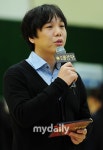[MD포토] 작품 설명하는 박인선 연출