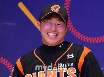 [MD포토] 손아섭 '미스터 롯데의 미소'