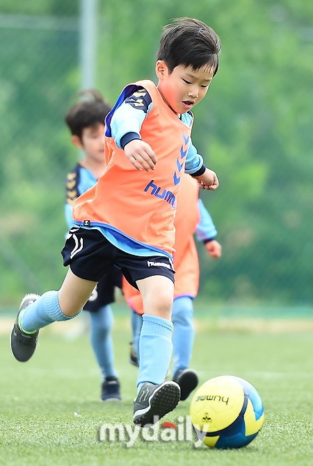 김정민 아들 김도윤, 일본 U-17 대표팀 소속 활약 주목