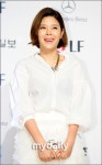 [MD포토] 가수 린, '살짝 보이는 시스루 아찔해~'