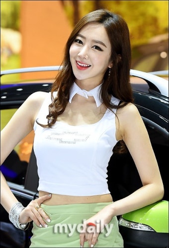 [MD포토] 레이싱모델 신해리, '미코 출신 미모부터 다르네~'