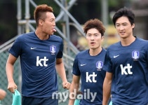 [MD포토] 장난꾸러기, 김신욱 태휘 형, 메롱~