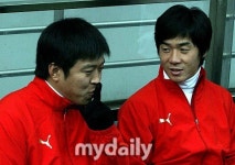 中 스포츠지, 윤정환 감독 동정…"이장수 감독과 비슷"