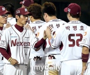 [MD포토] 염경엽 감독 (박)병호야, 내일은 홈런 부탁해