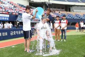 두산 박정원 구단주도 '아이스 버킷 챌린지' 동참…송일수 감독 지목