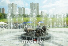 [MD포토] 인천 AG 선수촌 내 분수광장