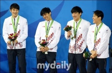 [MD포토] 박선관-최규웅-장규철-박태환, 기분좋은 동메달!