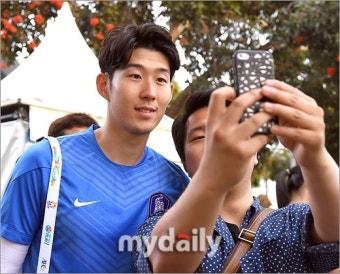 [MD포토] 손흥민 '8강 응원해주세요'