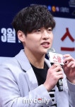 [MD포토] 강하늘 스물 티셔츠는 준호 팬이 선물해 준 것