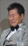 [MD화보] 억울해 죽겠네 태진아, 기자회견장서 폭풍 오열