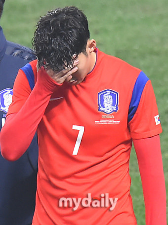 [MD포토] 손흥민 '두리형 은퇴, 눈물이'