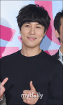 [MD포토] 신화 김동완, 미소도 강렬하게 (장수상회 VIP시사회)