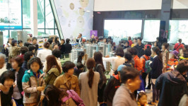 포스코A&C가 시공하는 ‘거제 옥포 도뮤토’ 견본주택 인산인해