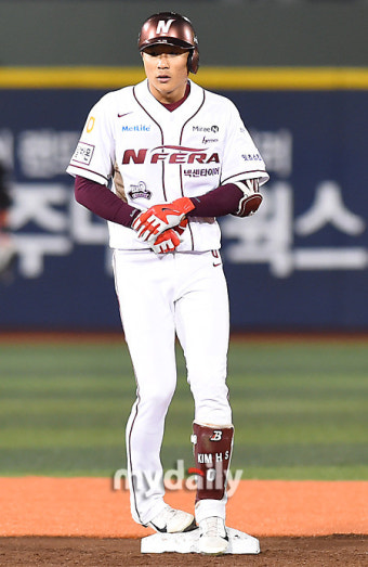 [MD포토] 김하성 '가볍게 2루타'