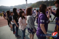 FC안양, 신안초 방문해 학교원정대 진행