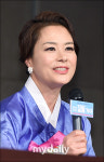 [MD포토] 이화영, 강남아줌마 치맛바람 연기 기대하세요