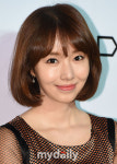 [MD포토] 이정현 '애교 섞인 눈빛'