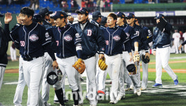 '18안타 16득점 폭발' 두산, 한화 대파…3위와 2G차