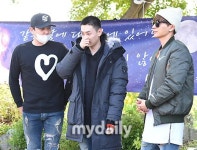 [MD포토] 강인·이특 눈물 은혁, 그 마음 알지